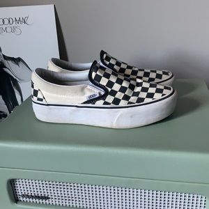 platform checkered vans